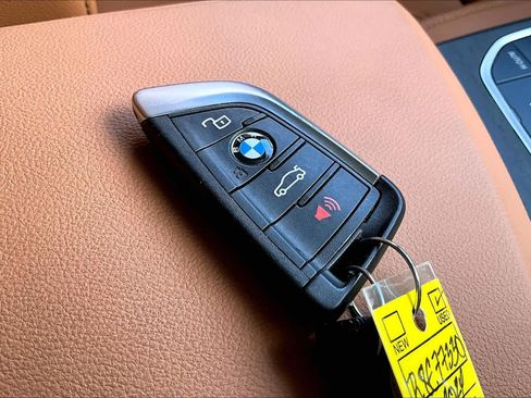 Used 2024 BMW 330i Sedan image 14