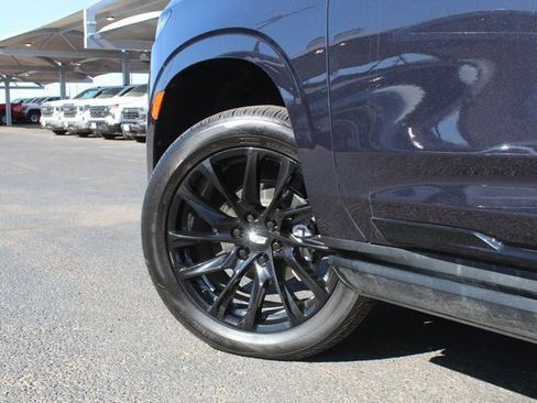 Used 2023 Cadillac Escalade ESV Sport Platinum w/ LPO, ONYX Package image 12