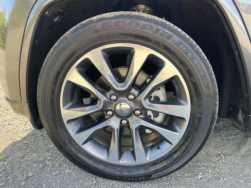 Used 2018 Jeep Grand Cherokee Overland image 24