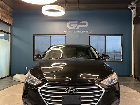 Used 2018 Hyundai Elantra SE image 8