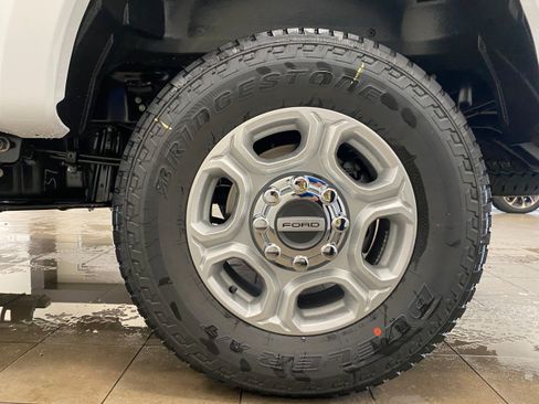 New 2026 Ford F250 XLT w/ FX4 Off-Road Package AWD/4WD image 18