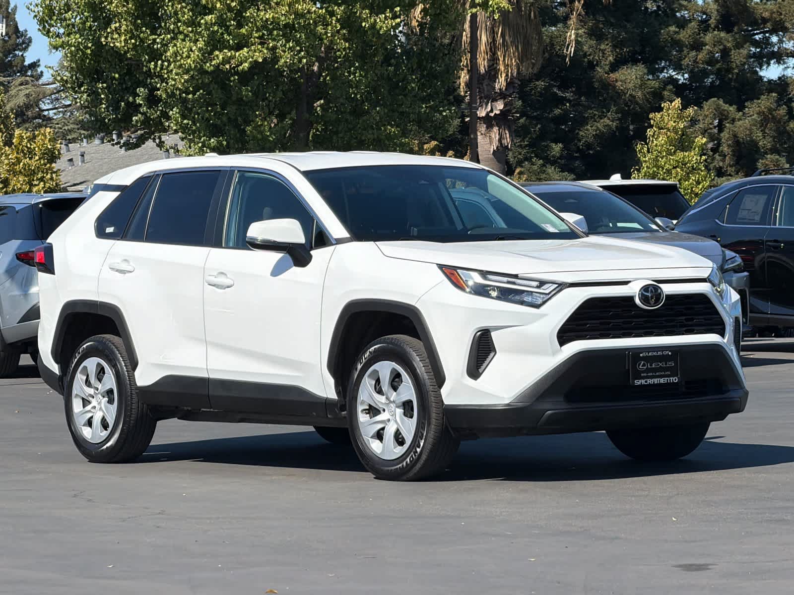 Used 2024 Toyota RAV4 LE AWD/4WD image 5