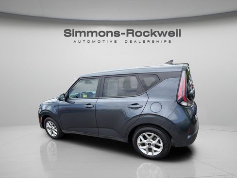Used 2025 Kia Soul LX w/ LX Technology Package FWD image 2
