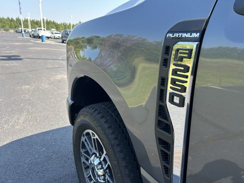 New 2026 Ford F250 Platinum w/ Platinum Plus Package AWD/4WD image 23