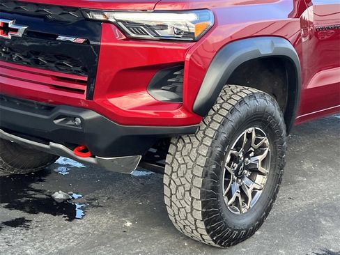 Certified 2024 Chevrolet Colorado ZR2 w/ ZR2 Convenience Package III image 8