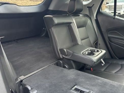 Used 2024 GMC Terrain AT4 w/ Infotainment Package II image 46