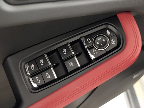 Used 2021 Porsche Macan S AWD/4WD image 15