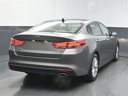 Used 2018 Kia Optima EX w/ Technology Package image 7