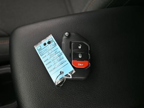 Used 2025 Jeep Wrangler Sport image 17