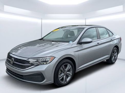 Used 2024 Volkswagen Jetta SE FWD image 7