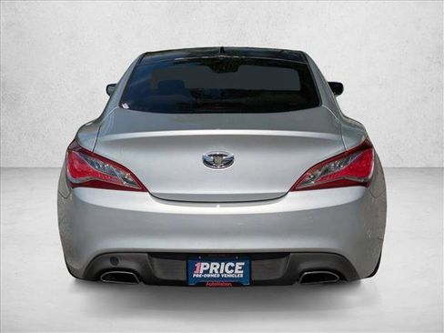 Used 2013 Hyundai Genesis 3.8 RWD image 6