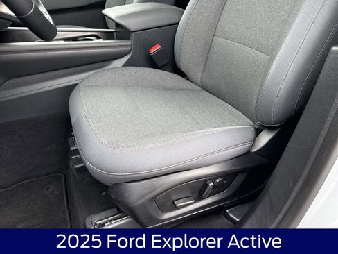 Used 2025 Ford Explorer Active image 12