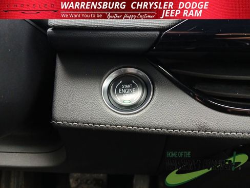 Used 2025 Buick Enclave Preferred AWD/4WD image 26