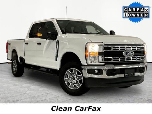 Used 2025 Ford F250 XLT w/ FX4 Off-Road Package AWD/4WD image 3