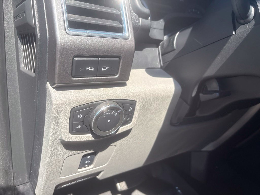 Used 2017 Ford F250 XLT w/ XLT Premium Package AWD/4WD image 16