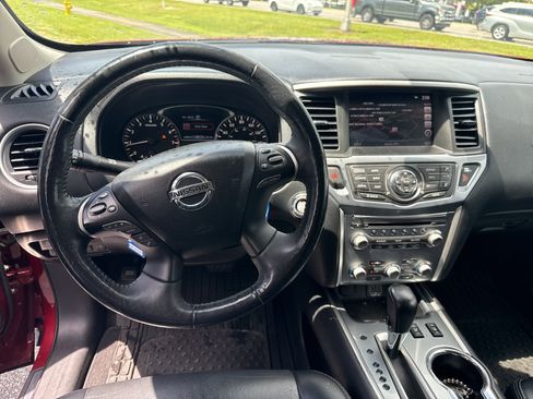 Used 2018 Nissan Pathfinder SL w/ SL Premium Package AWD/4WD image 10