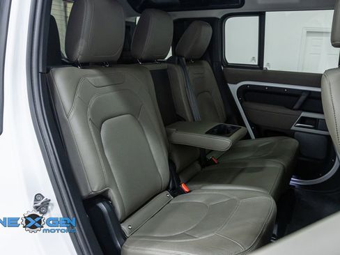 Used 2023 Land Rover Defender 110 S image 36