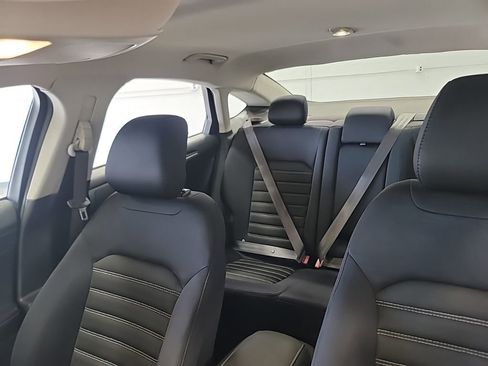 Used 2013 Ford Fusion SE image 25