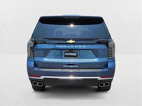 New 2025 Chevrolet Suburban High Country image 6