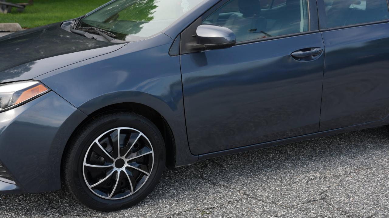 Used 2016 Toyota Corolla LE FWD image 9
