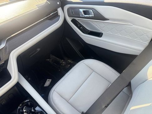 New 2026 Ford Explorer Platinum w/ LUX Leather Package image 15