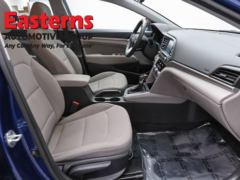 Used 2020 Hyundai Elantra Sedan FWD image 25