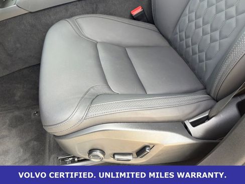 Certified 2025 Volvo XC90 B6 Plus AWD/4WD image 28
