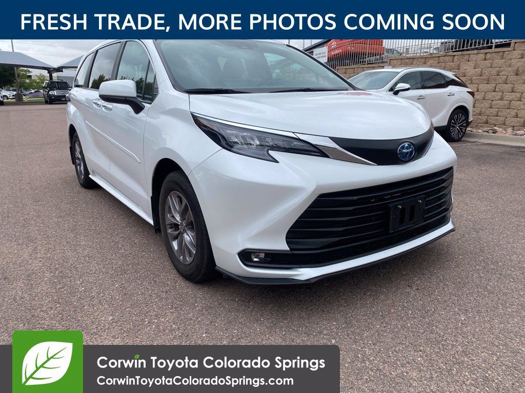 Used 2025 Toyota Sienna XLE w/ XLE Plus Package AWD/4WD 360° Tour
