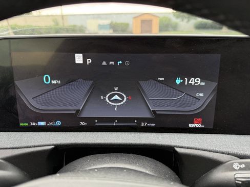 Used 2022 Kia EV6 Light RWD image 12
