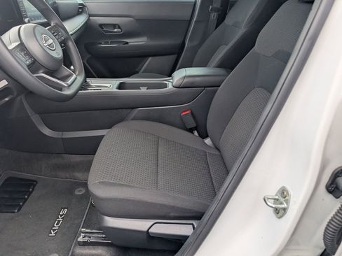 Used 2025 Nissan Kicks S FWD image 12