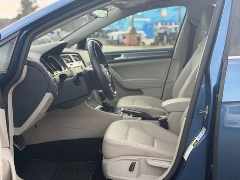 Used 2017 Volkswagen Golf Alltrack S image 14