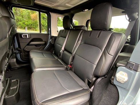 Used 2024 Jeep Wrangler Unlimited Sahara w/ Technology Group AWD/4WD image 20