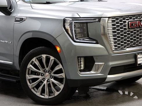 Used 2023 GMC Yukon XL Denali image 3
