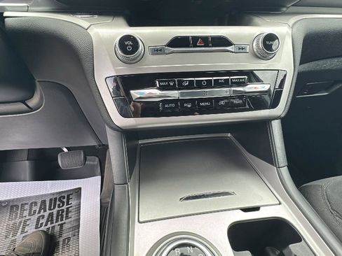 Certified 2022 Ford Explorer XLT image 22