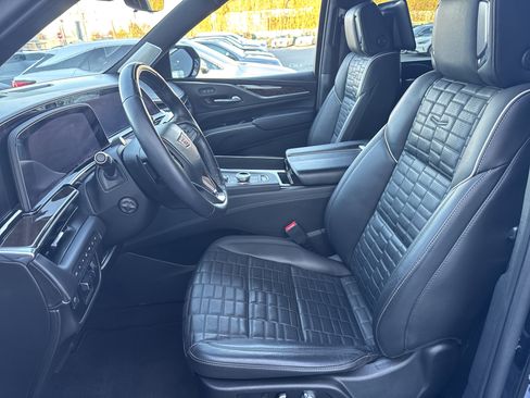 Used 2023 Cadillac Escalade ESV Premium Luxury Platinum image 15