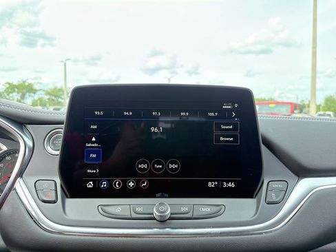 Used 2025 Chevrolet Blazer LT FWD image 23