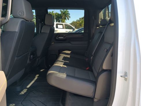 Used 2025 Chevrolet Silverado 2500 ZR2 image 14