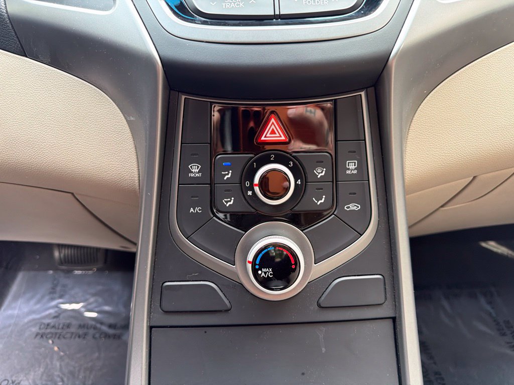 Used 2016 Hyundai Elantra SE FWD image 23