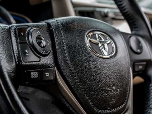 Used 2013 Toyota RAV4 Limited image 25