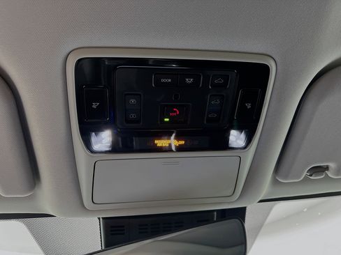 Used 2025 Toyota Grand Highlander AWD Hybrid image 21