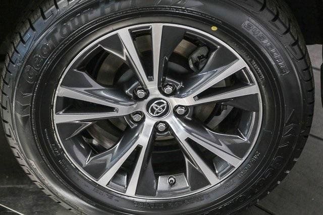 Certified 2019 Toyota Highlander Plus FWD image 10