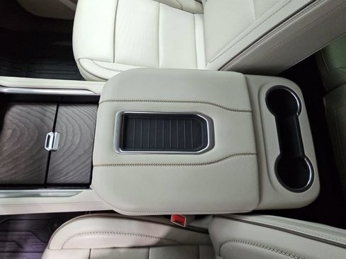 Certified 2024 GMC Yukon XL Denali w/ Advanced Technology Package AWD/4WD image 24