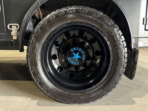 Used 2007 Ford F550 4x4 Crew Cab Super Duty image 12