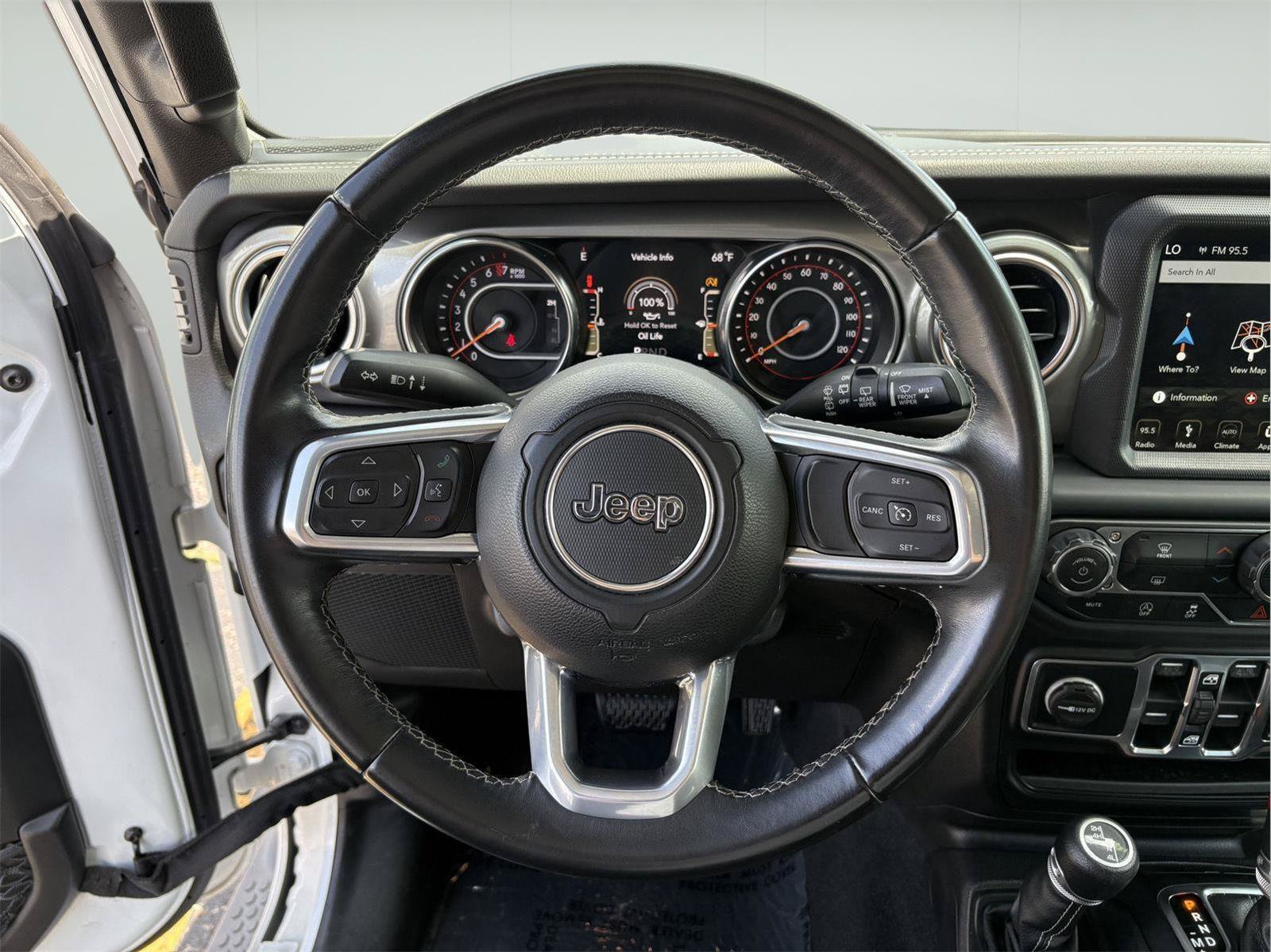 Used 2019 Jeep Wrangler Unlimited Sahara w/ Uconnect 4C Nav & Sound Group AWD/4WD image 18