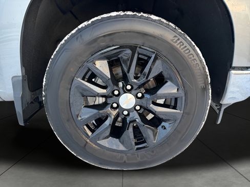 Used 2024 Chevrolet Silverado 1500 LT image 9