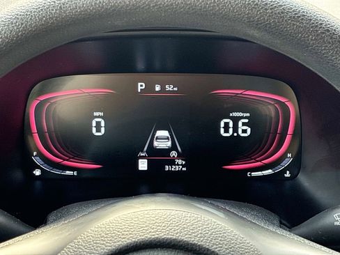 Used 2025 Kia Soul LX w/ LX Technology Package FWD image 24