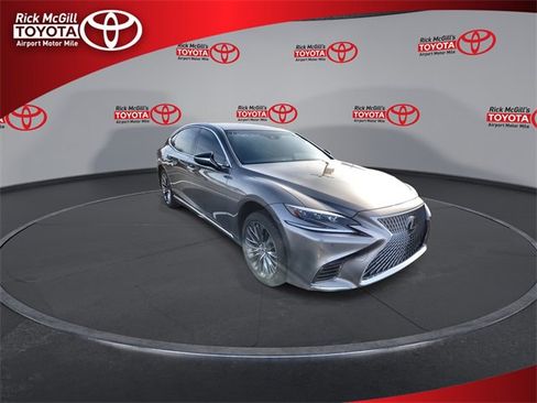 Used 2018 Lexus LS 500 image 2