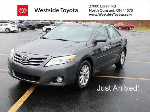 Used 2010 Toyota Camry XLE FWD image 1