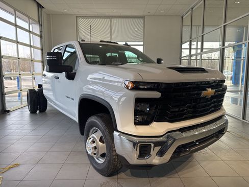 New 2026 Chevrolet Silverado 3500 W/T w/ WT Convenience Package image 3