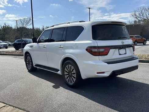 Used 2024 Nissan Armada SL w/ Midnight Edition Package image 6